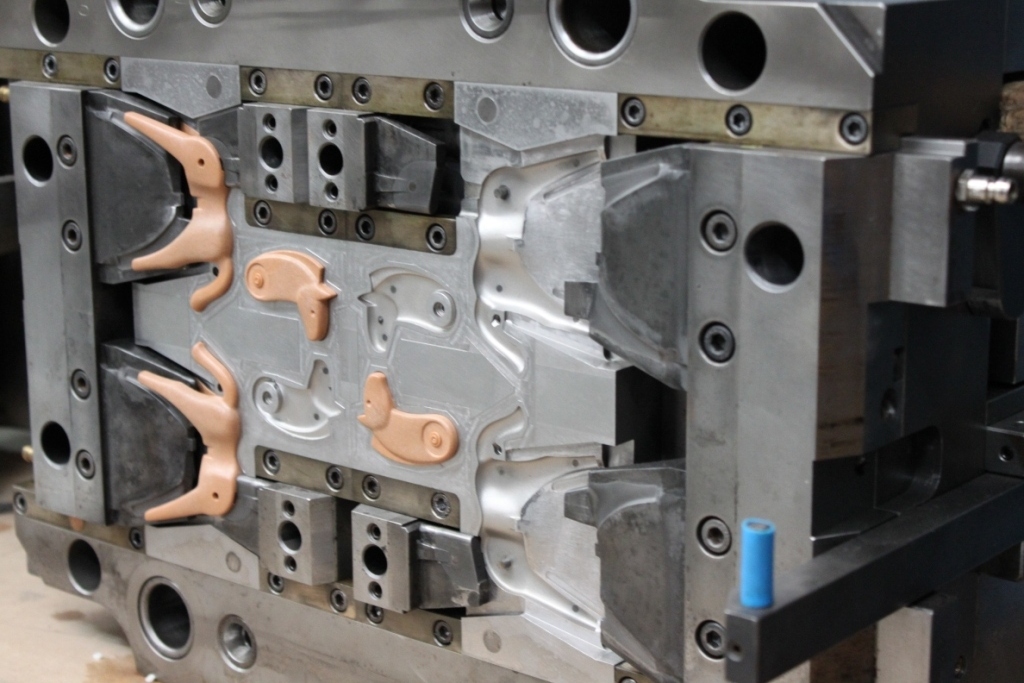 Molde caballo click de Playmobil Molde caballo click de Playmobil