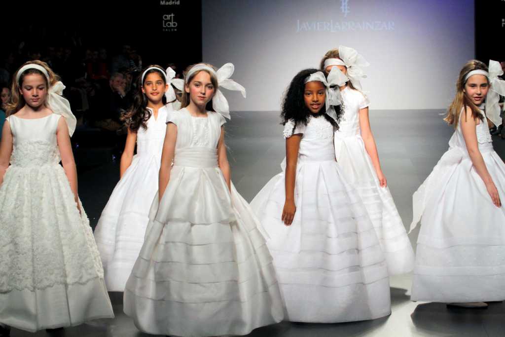 MADRID NOVIAS JAVIER LARRAINZAR desfiles comunión - La casita de Martina Blog Moda Infantil