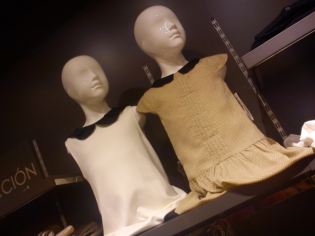 Cuello bebe, Cuello Peter Pan, Tendencias Moda Infantil, Carolina Simo, La casita de Martina Blog de Moda infantil y moda premama Cuello bebe, Cuello Peter Pan, Tendencias Moda Infantil, Carolina Simo, La casita de Martina Blog de Moda infantil y moda premama