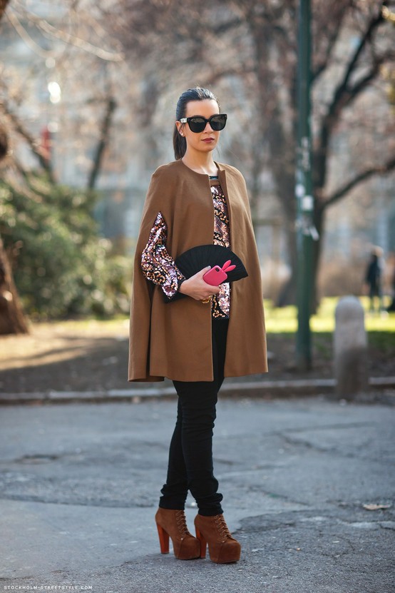 Ana Antic funda iPhone rabito, Gennarino Moschino, La casita de Martina Blog de Moda Infantil y Moda Premamá