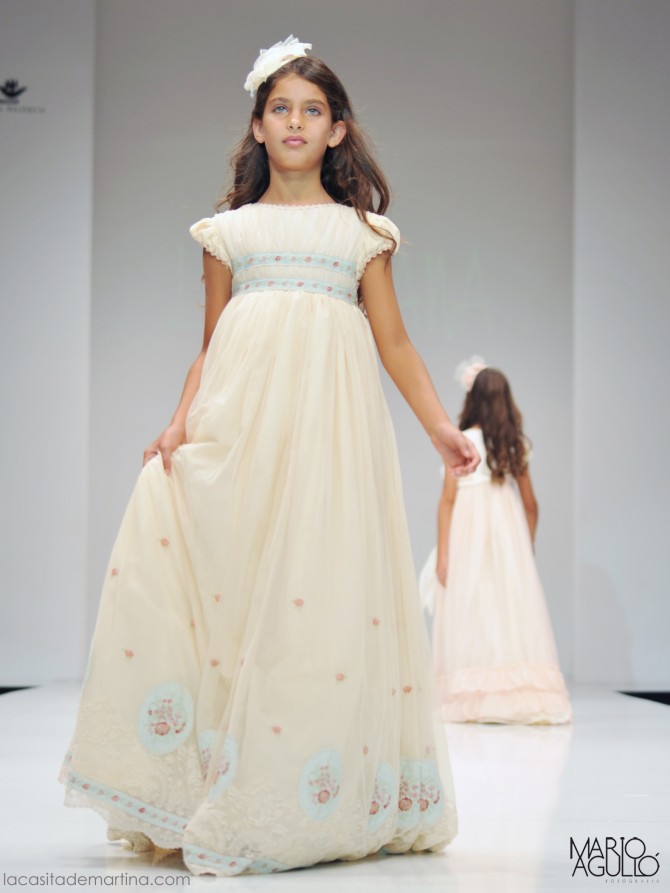 Larrana Moda Infantil, Vestidos Comunión 2013, Blog Moda Infantil, La casita de Martina, Carolina SimóLarrana Moda Infantil, Vestidos Comunión 2013, Blog Moda Infantil, La casita de Martina, Carolina Simó