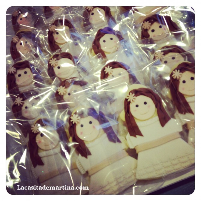 Vestidos Comunión, Blog de Moda Infantil, La casita de Martina, Trajes Comunión, Candy bar, Pompone de papel Vestidos Comunión, Blog de Moda Infantil, La casita de Martina, Trajes Comunión, Candy bar, Pompone de papel