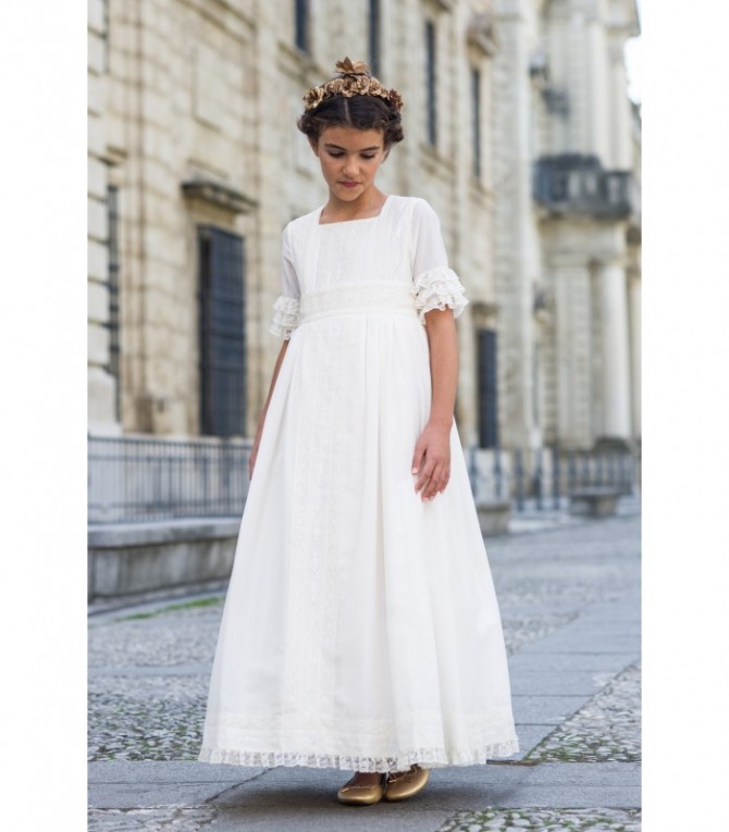 Vestido Comunión Pilar del Toro, Traje Comunión Princesa Leonor, Blog Moda Infantil, La casita de Martina, Carolina Simo Vestido Comunión Pilar del Toro, Traje Comunión Princesa Leonor, Blog Moda Infantil, La casita de Martina, Carolina Simo