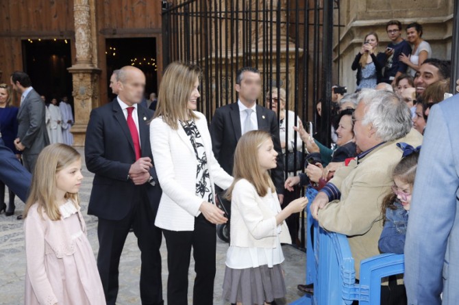 Leonor y Sofía, Vestidos Leonor, Vestido Sofía, Misa de Pascua, Marca ropa Princesa Leonor, Blog Moda Infantil