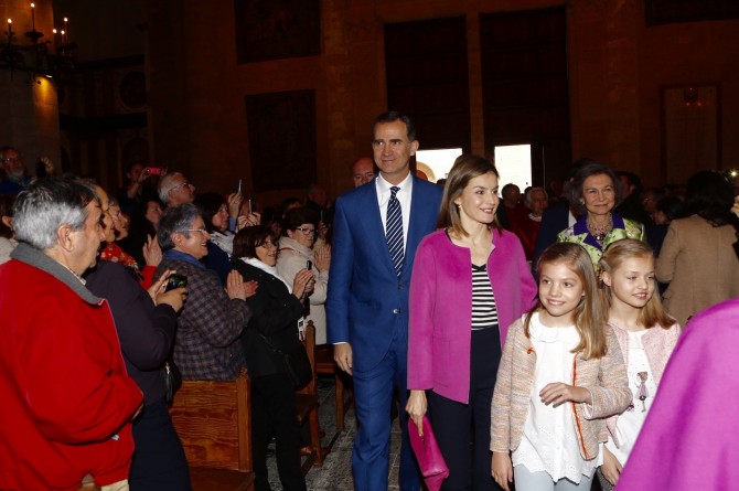 ropa Princesa Leonor, Infanta Sofia, reina Leticia, Misa de Pascua, Blog de Moda Infantil, 3