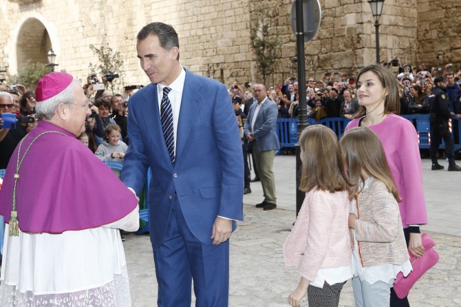 ropa Princesa Leonor, Infanta Sofia, reina Leticia, Misa de Pascua, Blog de Moda Infantil, 4