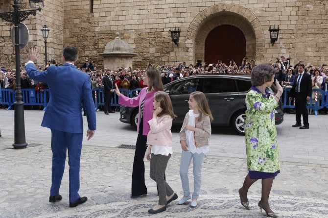ropa Princesa Leonor, Infanta Sofia, reina Leticia, Misa de Pascua, Blog de Moda Infantil, 5