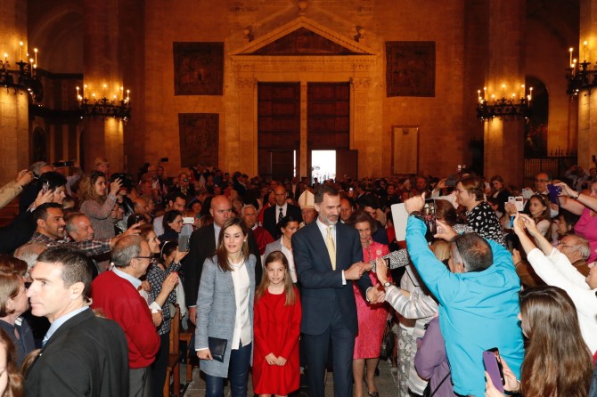 Marca de los vestidos de Leonor y Sofia, Reina Letizia, Blog de Moda Infantil, Misa de Pascua, La casita de Martina Marca de los vestidos de Leonor y Sofia, Reina Letizia, Blog de Moda Infantil, Misa de Pascua, La casita de Martina