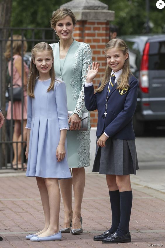 marca del vestido princesa Leonor, Toison de Oro, Vestido infanta Sofia, La casita de Martina, Blog Moda Infantil