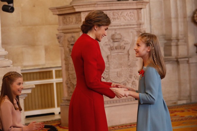 marca del vestido princesa Leonor, Toison de Oro, Vestido infanta Sofia, La casita de Martina, Blog Moda Infantil