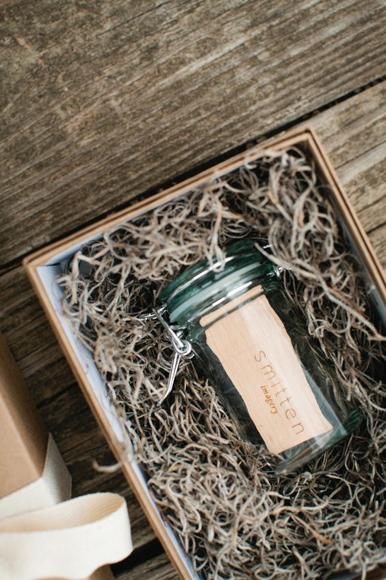 virutas de carton, decorar paquetes regalo, cajas originales, la casita de martina, 3